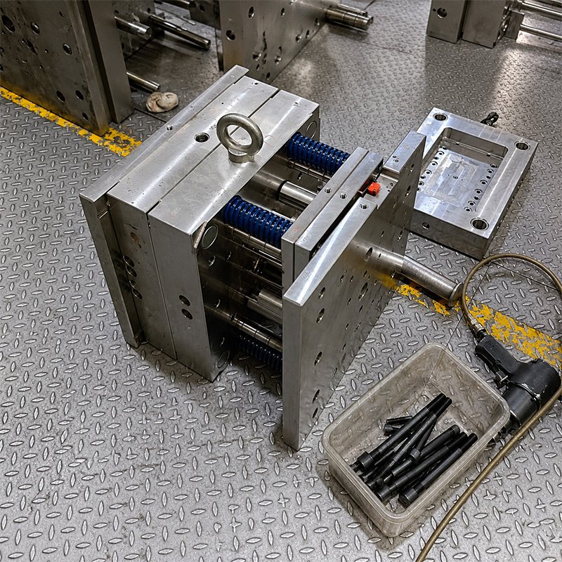 In-house mold making for custom TPU part structures