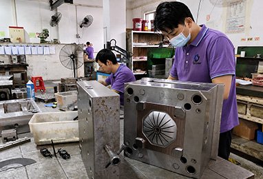 In-House Mold Tooling Workshop