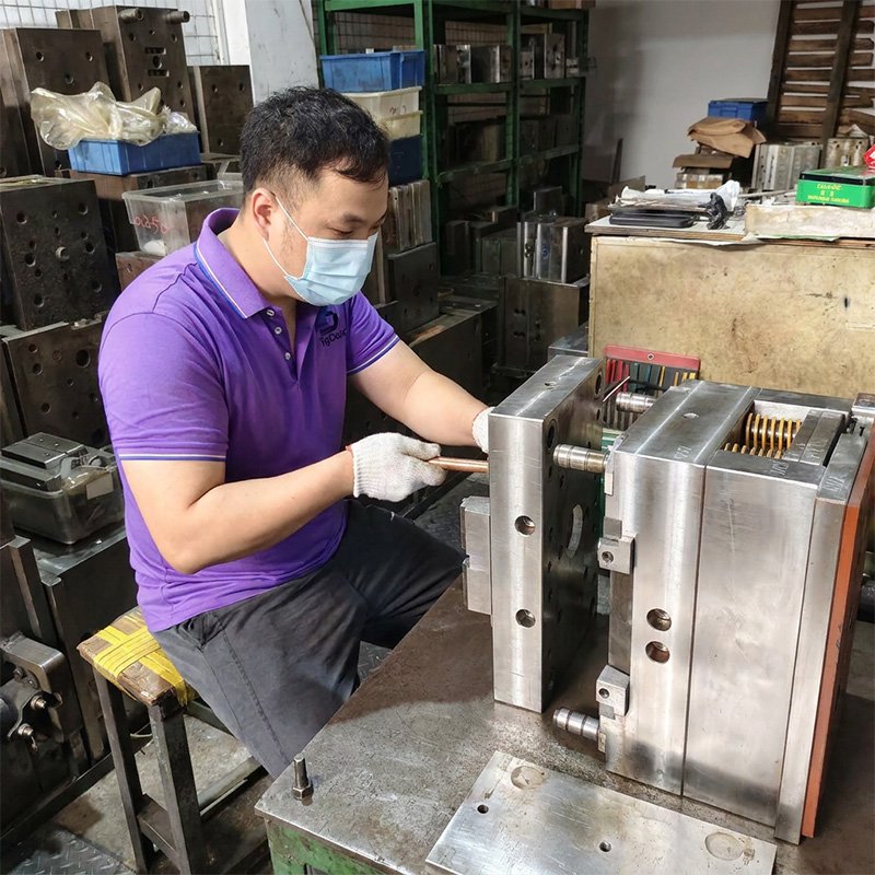 custom plastic injection molding facility