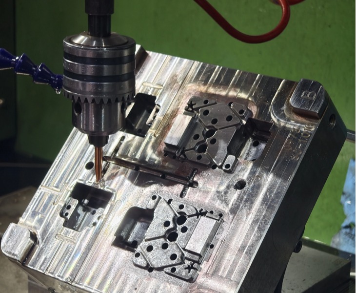 Mold Polishing for Clear Plastic